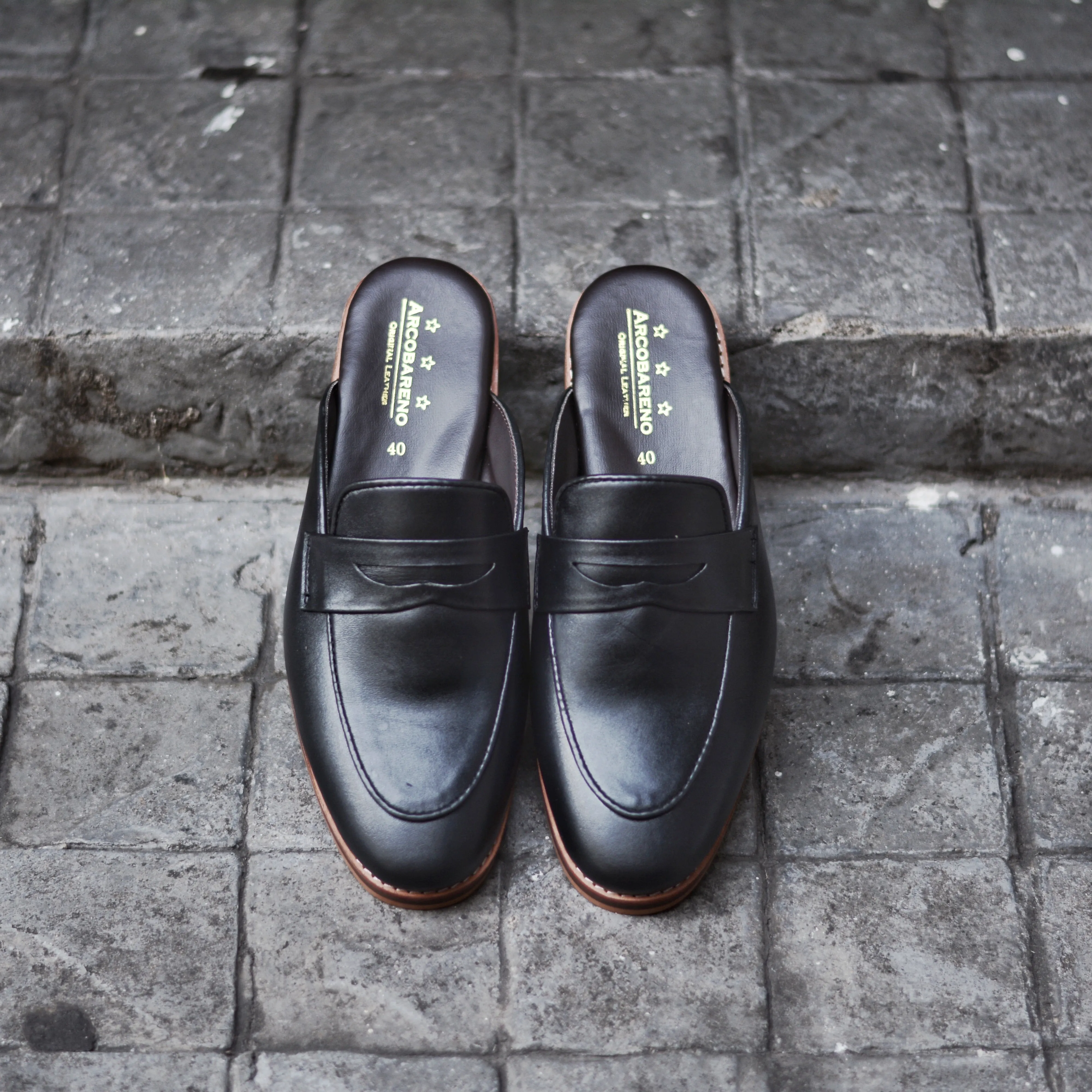 701 Penny Slipper Matt Black + Wooden Soles