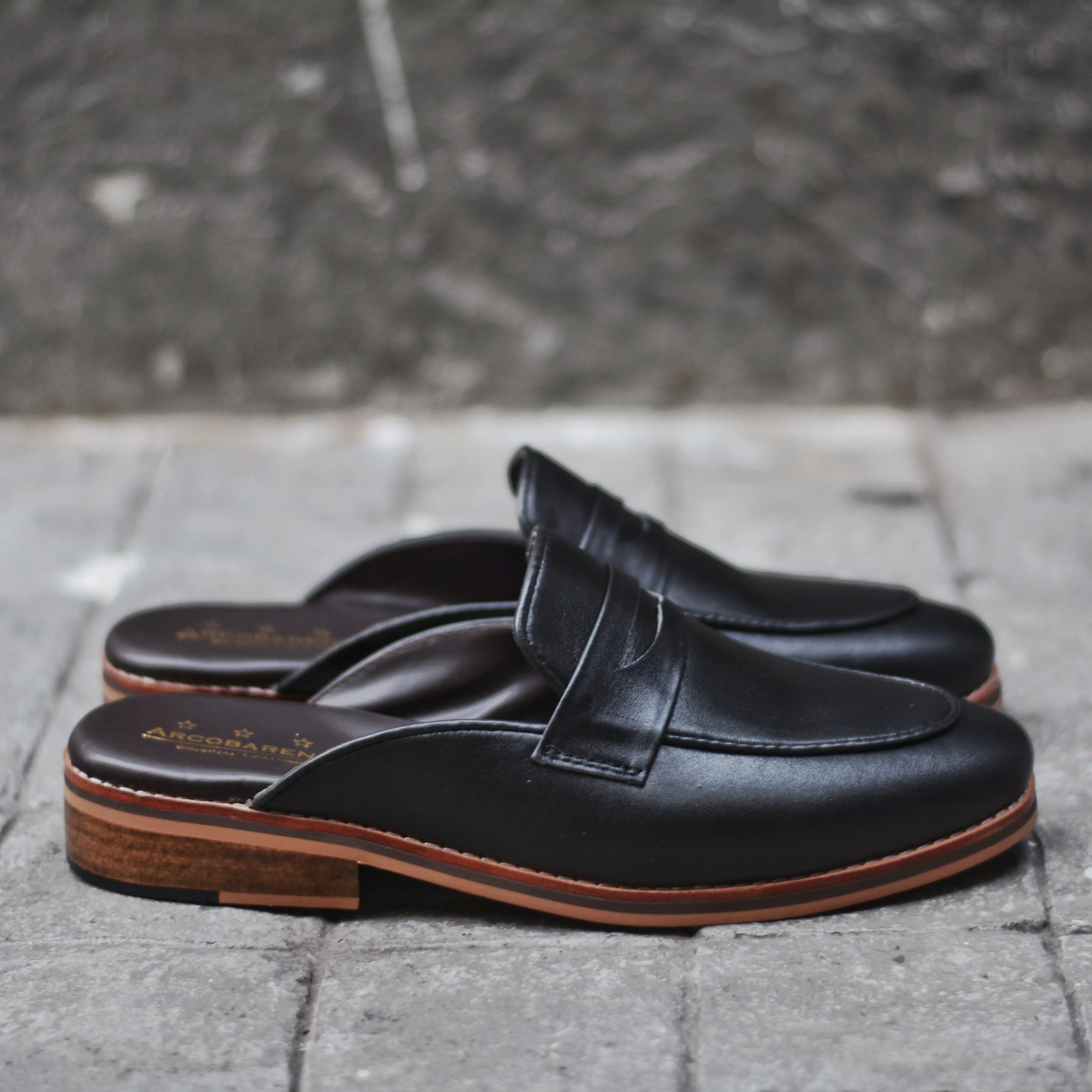 701 Penny Slipper Matt Black + Wooden Soles