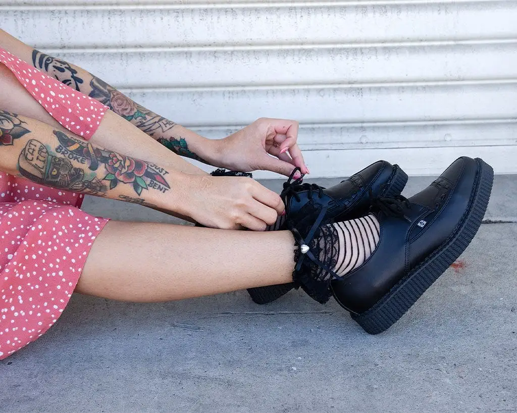 Black Leather Lace Up Pointed Creeper