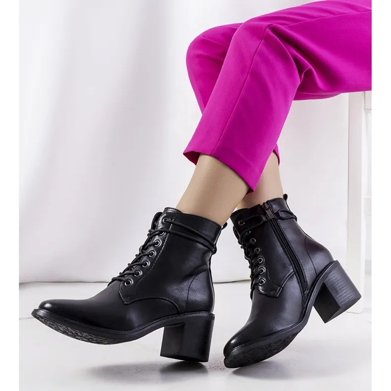 Black Sanlow boots