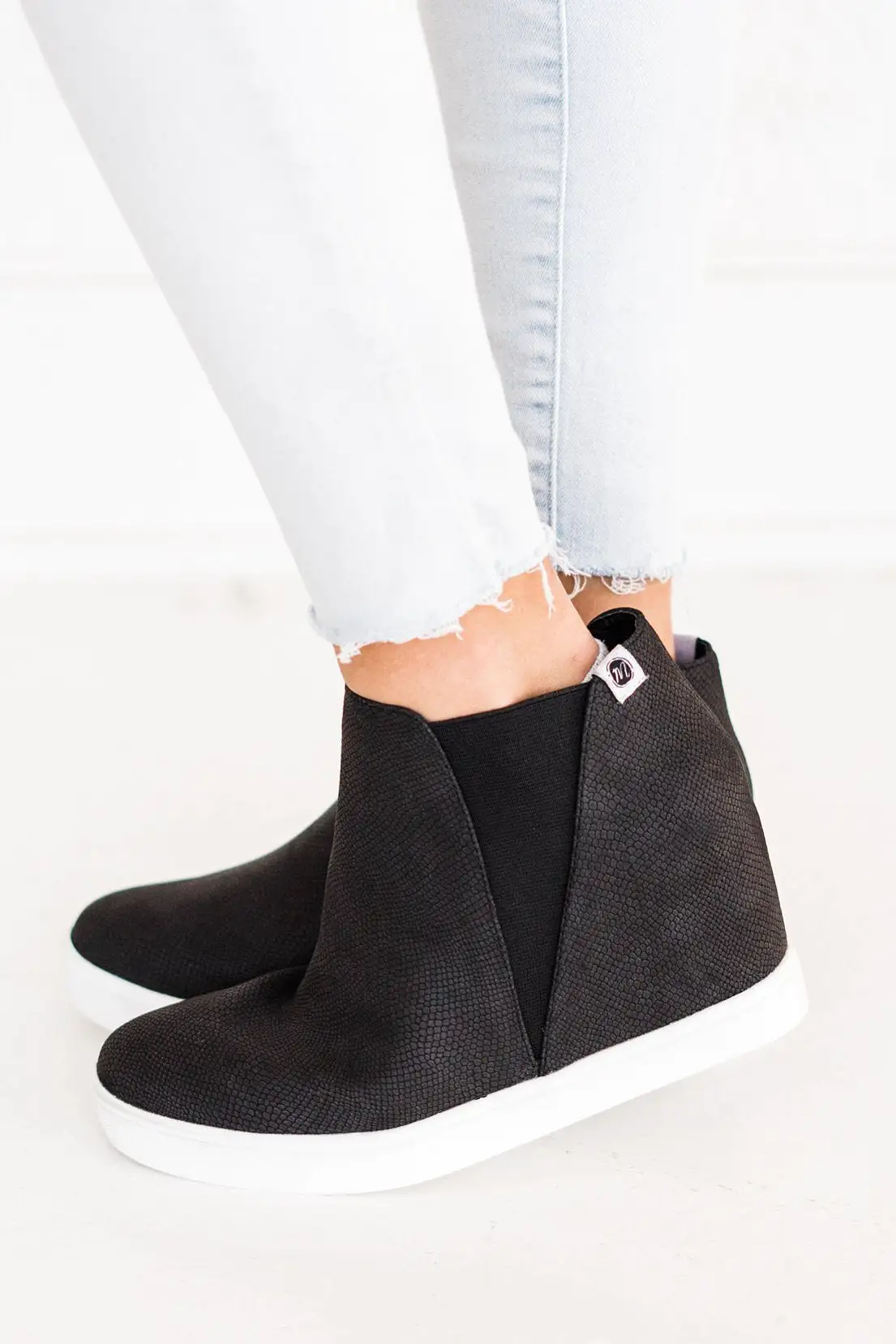 Matisse Lure Wedge in Black