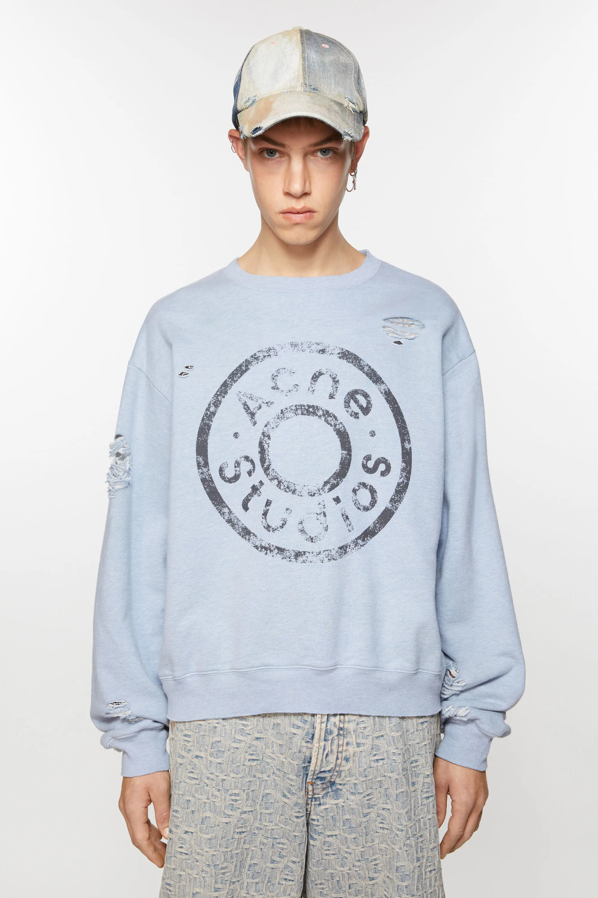 Sweater logo print distressed