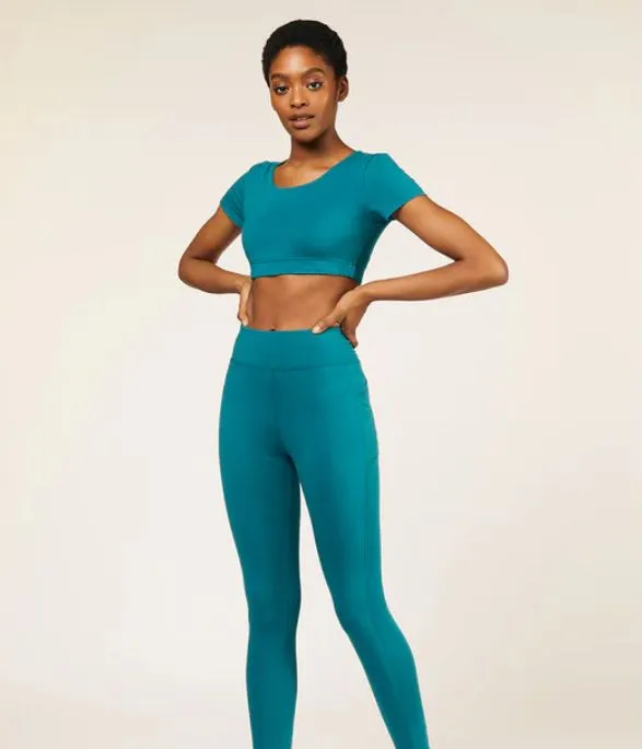 Yoga Scoop Crop Top